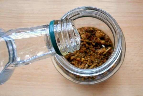 Prepare a medicinal infusion on propolis for effectiveness